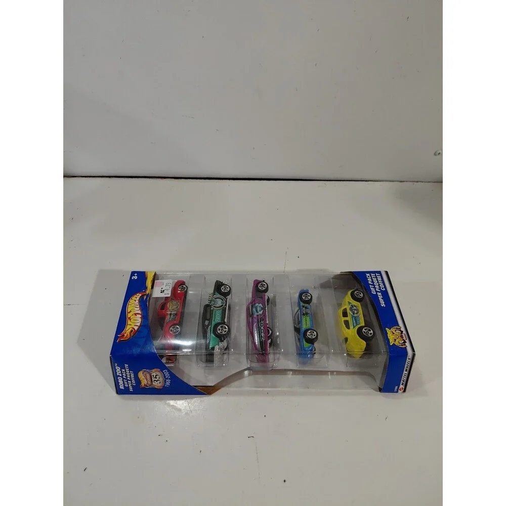 NIP Hot Wheels Robo Zoo 1:64 Die Cast Gift Pack (VW Beetle 57 Chevy Banshee)